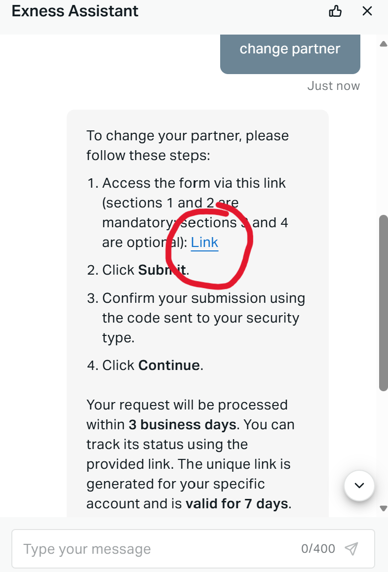 Balasan Exness Assistant berisi langkah mengganti partner. Tautan Link dilingkari merah.